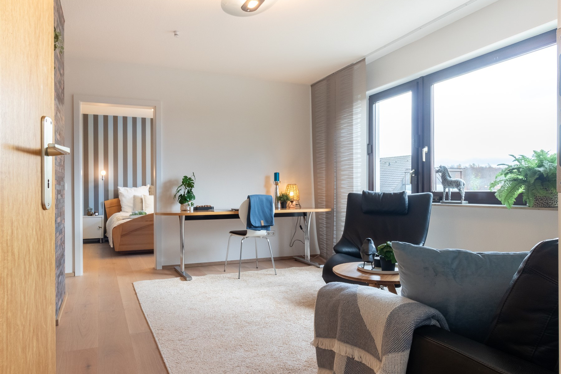Durchblick Wohnzimmer zum Schlafzimmer